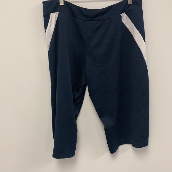 Danskin Now size 16/18 work out shorts - Picture 3 of 5